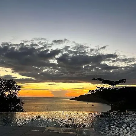 Virly\'Z Top View Resort